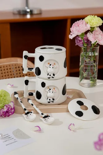 Vista 5 de DIHOclub Adorable Taza de Cerámica 3D de Vaca con Tapa y Cuchara - Perfecta para Café, Té, Leche y Más - Regalo Ideal para Amantes de los Animales