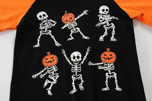 Vista 5 de Camisas de Halloween para niños y niñas, camisetas de manga larga raglán para niños, camisetas de esqueleto de calabaza que brillan en la oscuridad