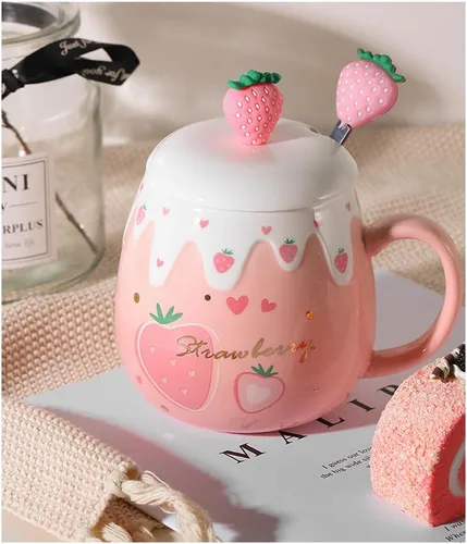 Vista 5 de Taza rosa, lindas tazas de fresa con cuchara coladora de tapa, regalos para mujeres, tazas de café de cerámica, taza de té Kawaii de 15 onzas