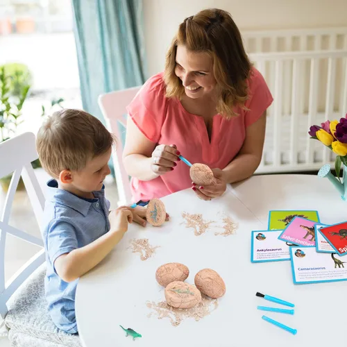 Vista 6 de Desenterrar huevos fósiles de dinosaurios, rompe 12 huevos únicos y descubre 12 lindos dinosaurios, juguete de excavación de Pascua para niños de 3