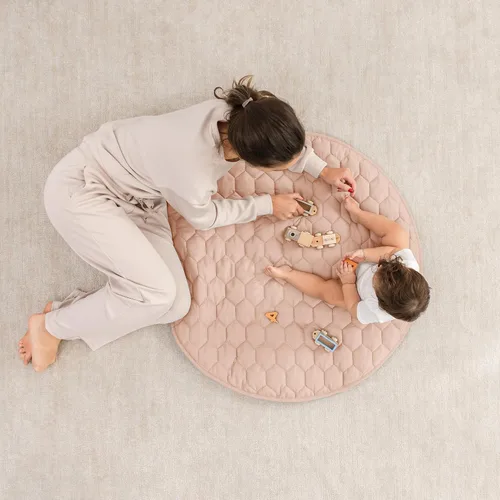 Vista 3 de Comfy Cubs Tapete redondo de juego para niños, tapete pequeño acolchado suave de 36 pulgadas con parte inferior antideslizante, diseño de felpa
