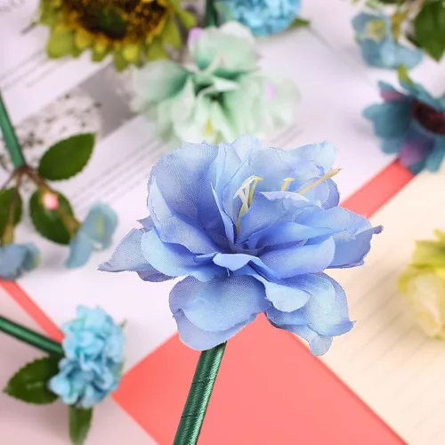 Vista 4 de Leery Bolígrafos de flores para adultos – Juego de 16 bolígrafos mezclados con rosas azules, elegante accesorio de escritorio y regalo para ella