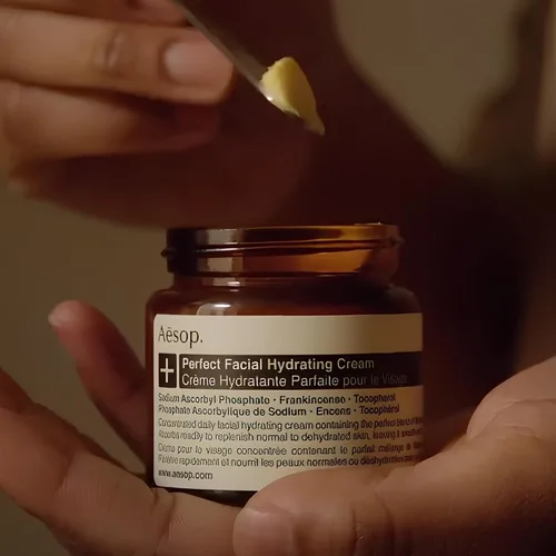 Vista 6 de Aesop Crema hidratante facial perfecta Hidratante facial con vitamina C y E para piel normal a seca Crema facial nutritiva diaria con acabado