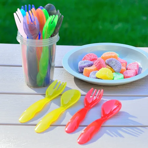 Vista 4 de Youngever 18 utensilios de plástico para niños pequeños, tenedores de plástico para niños, tamaño grande, apto para lavavajillas, juego de 9 en 9