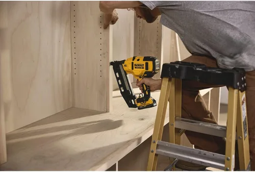 Vista 5 de Dewalt DCN660B Clavadora angular Lithium-Ion 16, sin cable, 20 V max (Herramienta sin batería)
