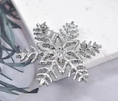 Vista 6 de Gyn&Joy Broche de copo de nieve con diamantes de imitación