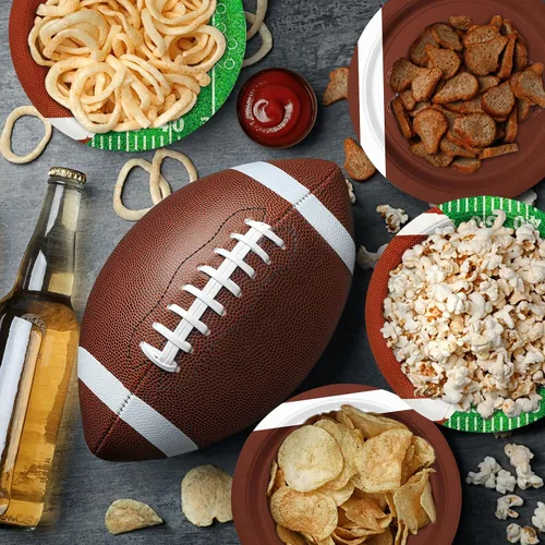 Vista 3 de Kit de suministros para fiestas de fútbol – Sirve a 48 invitados con platos de papel de 9 pulgadas para fiesta de cumpleaños de fútbol, día