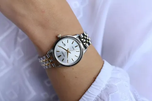 Vista 6 de Seiko SUR661 reloj de cuarzo japonés de acero inoxidable plateado para mujer
