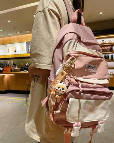 Vista 6 de BEXOA Lindo llavero de regalo de Navidad Mochila Kawaii de Año Nuevo con dije de caricatura Shiba Inu llaveros de coche para hombres y mujeres