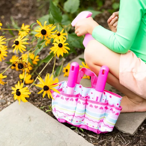 Vista 3 de Melissa & Doug Sunny Patch Pretty Petals - Juego de bolsas de jardinería con herramientas