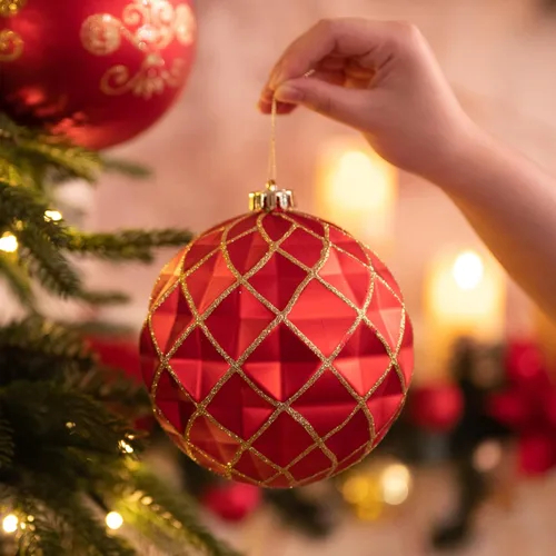 Vista 5 de Valery Madelyn Adorno grande para árboles de Navidad, 4 unidades, 5.9 pulgadas, rojo y dorado, inastillable, adornos de bola colgante de lujo a