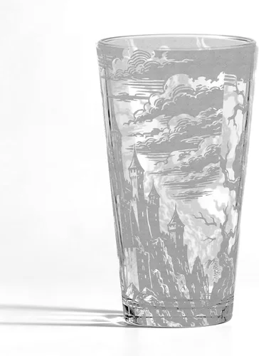 Vista 6 de Dracula's Castle - Vaso de cerveza grabado, 16 onzas, regalo de vaso de cerveza de vampiro