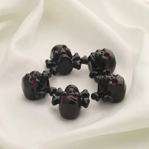 Vista 4 de MYOSPARK 5 piezas de dijes de cabeza de calavera negra Crossbones para amantes