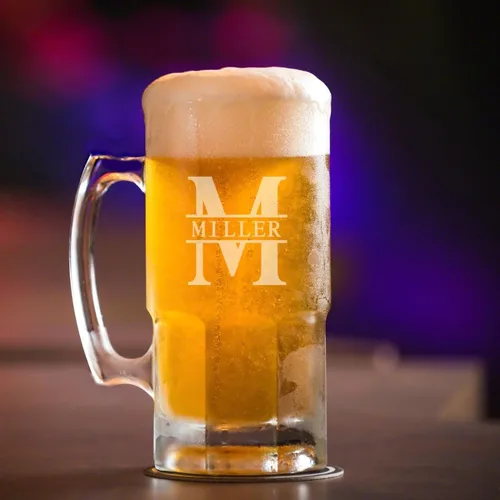 Vista 5 de HomeWetBar Taza de cerveza personalizada con mango de vidrio, vaso de cerveza colosal grabado (33 onzas)