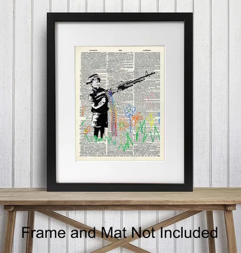 Vista 2 de Crayon Gun Banksy Dictionary Page - Arte de pared, 8 x 10 pulgadas, foto de arte callejero, regalo para graffiti, fanáticos de murales, imagen