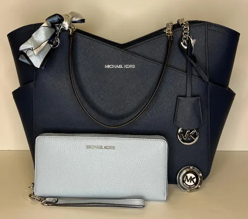 Vista 2 de Michael Kors Jet Set Travel Large Chain Shoulder Tote bundled with Large Continental Wallet and Purse Hook