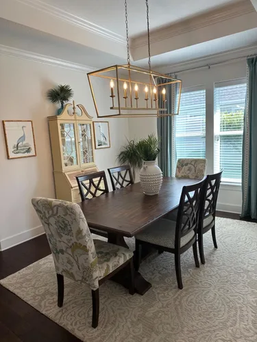 Vista 2 de MELUCEE Candelabro de granja de 7 luces, iluminación lineal dorada para isla de cocina, moderna, estilo vela, accesorios de iluminación de comedor