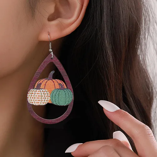 Vista 2 de Paquete de 3 pares de aretes de otoño de madera 2023 para mujeres y niñas, hojas de arce, taza de café, calabaza, girasol, juego de aretes de Acción