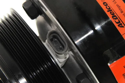 Vista 4 de GM Genuine Parts 15-20184 (88964863) Conjunto de compresor y embrague de aire acondicionado R4
