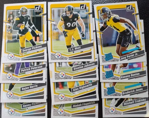 Vista 3 de Pittsburgh Steelers 2023 Donruss Juego de 12 Tarjetas del Equipo Sellado de Fábrica con Kenny Pickett, George Pickens y TJ Watt más 3 Tarjetas