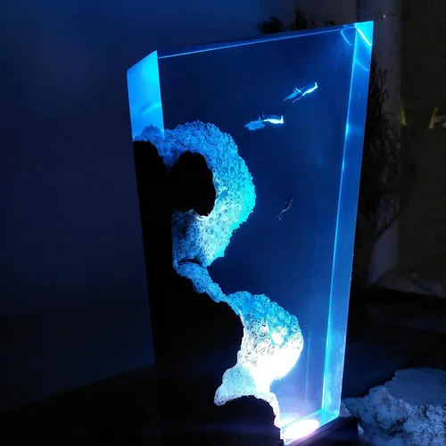 Vista 5 de Manta Ray and Diver - Lámpara de madera de resina para buceo, lámpara de mar azul profundo, diorama temático del océano, lámpara de rayas de rayas