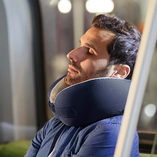 Vista 10 de Go Travel American Dreamer, almohada de viaje de lujo, almohada de cuello de espuma viscoelástica Adjustable Front Closure, Ideal for Airplane
