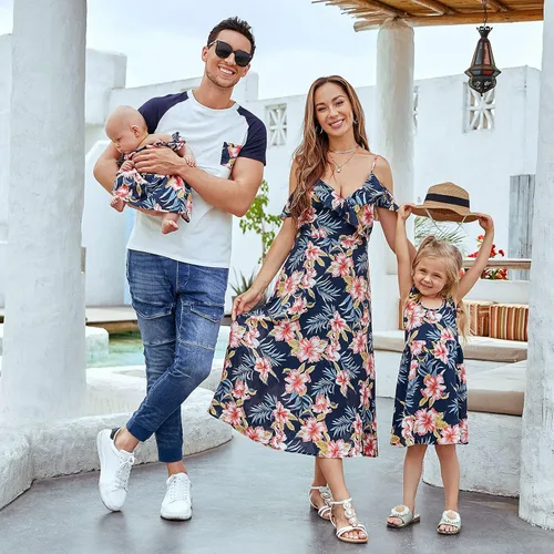 Vista 2 de Mumetaz Trajes familiares a juego para mamá y yo, vestidos con estampado floral, hombros descubiertos, cuello en V, volantes, ropa sin espalda