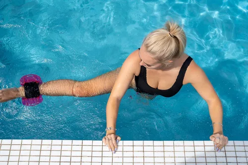 Vista 5 de Hydrorevolution - Paquete de equipo de ejercicio acuático para mujer Barra acuática Mancuerna acuática Resistencia al agua Entrenamiento a