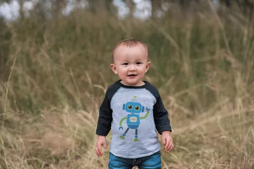 Vista 3 de 7 ate 9 Apparel Camiseta de béisbol vintage para niño, diseño de robot, gris y azul