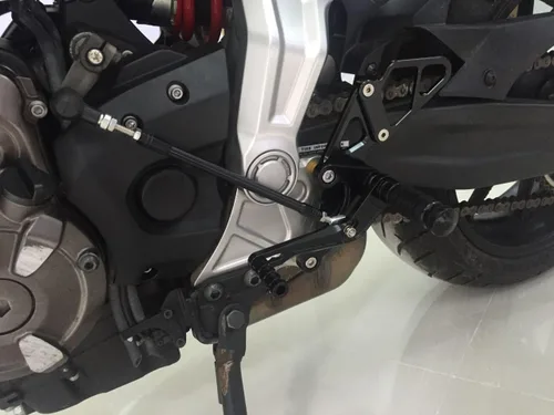 Vista 7 de FXCNC Juego de clavijas traseras CNC Billet para motocicleta, reposapiés totalmente ajustables, compatible con MT-07 FZ07 MT07 FZ-07 FZ-07