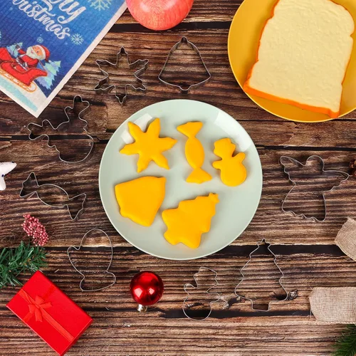 Vista 6 de MAPVOLUT Juego de 14 cortadores de galletas de Navidad, patrones clásicos de Navidad, acero inoxidable de grado alimenticio, fácil de desmoldear