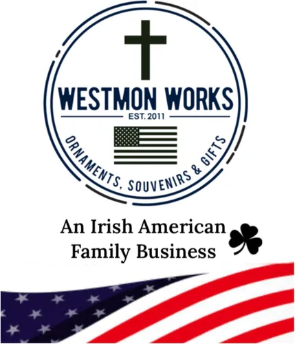 Vista 5 de Westmon Works Rosario de trébol irlandés de San Patricio con cuentas verdes de Irlanda, crucifijo celta de metal y tarjeta sagrada en un estuche