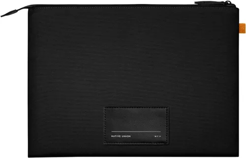 Vista 2 de Native Union W.F.A Funda para MacBook de 13 pulgadas, funda delgada minimalista hecha de materiales reciclados con protección de 360 grados Negro