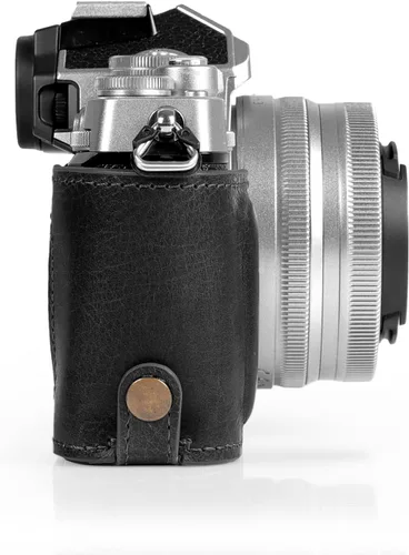 Vista 8 de MegaGear MG2016 Ever Ready - Funda de piel auténtica para cámara compatible con Nikon Z fc (negro)