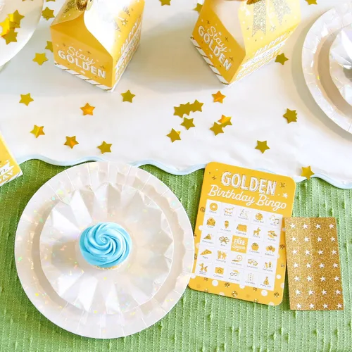 Vista 2 de Big Dot of Happiness Golden Birthday - Tarjetas y marcadores de bingo con imágenes - Juego de bingo para fiesta de cumpleaños - Juego de 18