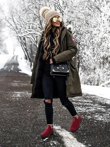 Vista 4 de SWQZVT Botas de invierno para mujer, para la nieve botas de invierno antideslizantes al tobillo, cómodas y resistentes al aire libre