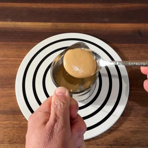 Vista 6 de Kit de iniciación de café cubano - El sistema ritual Cafecito Olla moka de 6 tazas (Cafetera Cubana) con herramientas de espuma, válvula