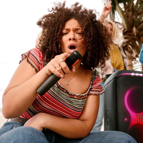 Vista 8 de JBL PARTYBOX 520 - Altavoz portátil para karaoke con sistema de micrófono inalámbrico digital