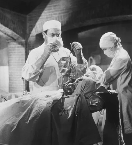 Vista 7 de Eyes Without a Face (The Criterion Collection) Blu-ray