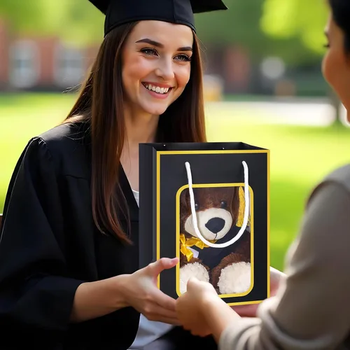 Vista 3 de Oso ZJoey con gorra de graduación Juguetes Clase de 2025 Oso de peluche Teddy Bear Animal con gorra y toga con tarjeta de felicitación y bolsa