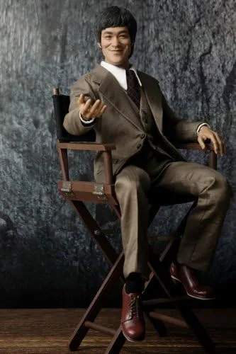 Vista 2 de Bruce Lee 70's In Suit ver. 1/6 figura de acción Hot Toys