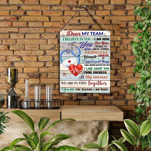 Vista 2 de Dear My Team - Arte de regalo de enfermera, arte de pared para personal médico, letrero colgante de madera inspirador para oficina, 10 x 8 pulgadas
