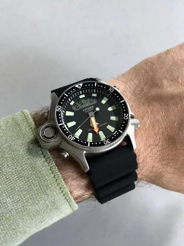 Vista 6 de Citizen Reloj Maine Promaster para hombre, tono plateado, correa, Tono plateado, Correa