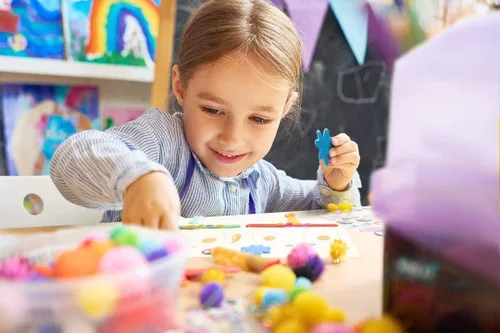 Vista 7 de Olly Kids Biblioteca de kits de manualidades en una caja organizadora de plástico para manualidades, suministros de arte y manualidades para niños
