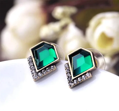 Vista 3 de AILUOR Aretes de diamantes de imitación verde esmeralda de estilo vintage, estilo art déco, antiguos, para boda, novia, graduación, aretes colgantes