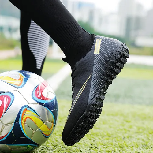 Vista 5 de DKHHN Zapatos de fútbol de interior para hombre, botas de fútbol de fútbol sala con cordones antideslizantes