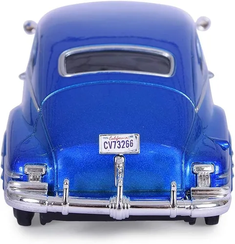 Vista 2 de Motormax 124 1948 Chevy Aerosedan Fleetline Vehículo (los colores pueden variar)