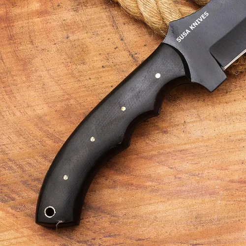 Vista 3 de Cuchillo de acero D2 hecho a mano - Cuchillo de supervivencia - Cuchillo de camping táctico para caza con funda, hoja fija, transporte horizontal