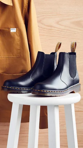 Vista 2 de Dr. Martens Botas Chelsea de cuero liso unisex para adultos 2976