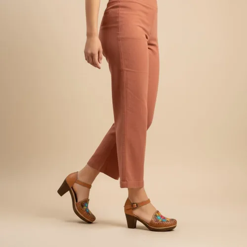 Vista 16 de Zapatos Mexicanos de Piel con Flores Bordadas, con Tacones para Mujer - Modelo 102BL